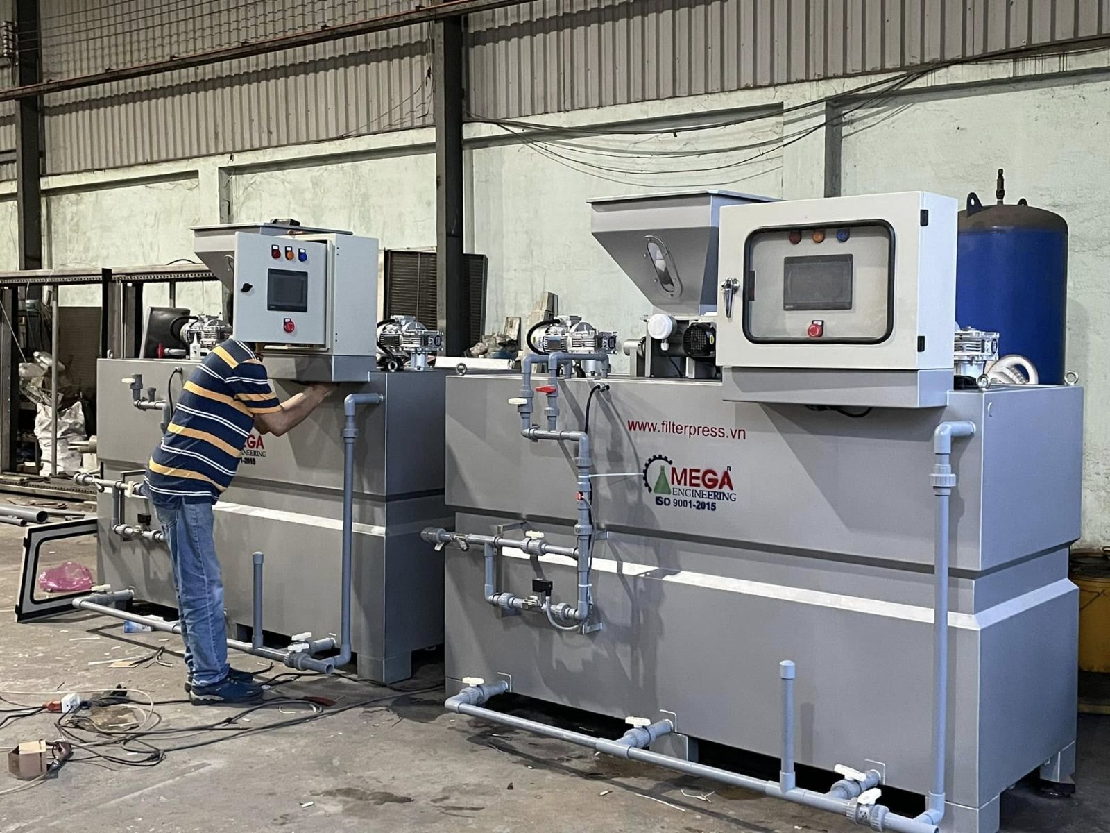 Thiết bị pha polymer tự động